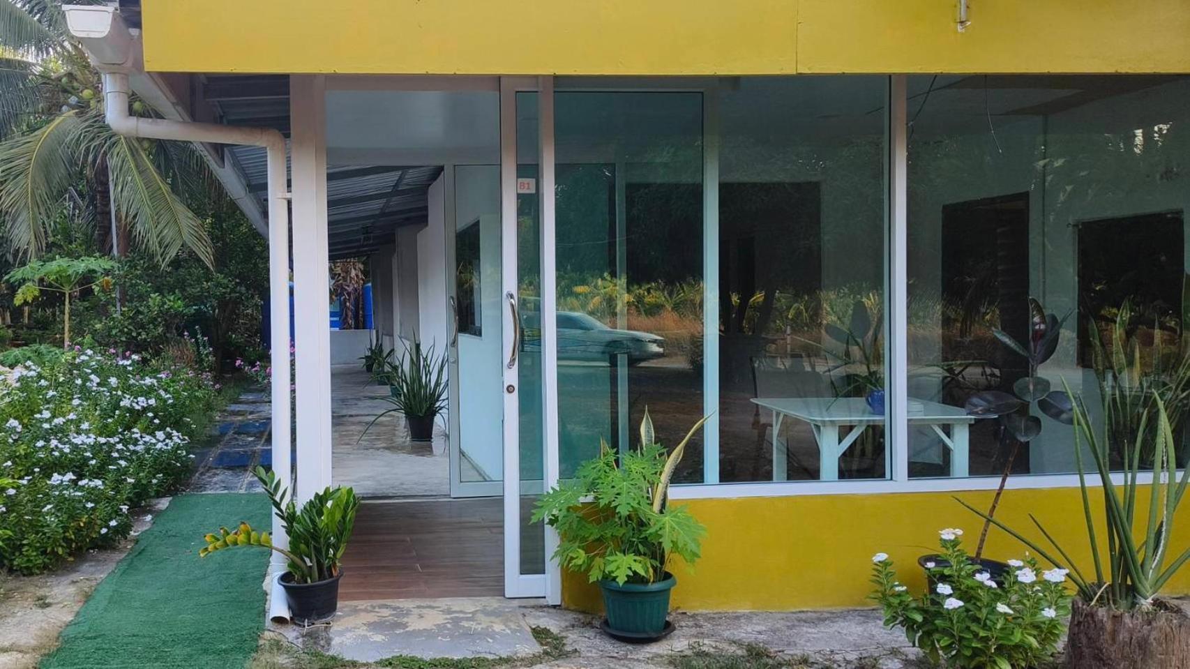 Homestay Batikseafood Airport & Ban Bo Sai Klang