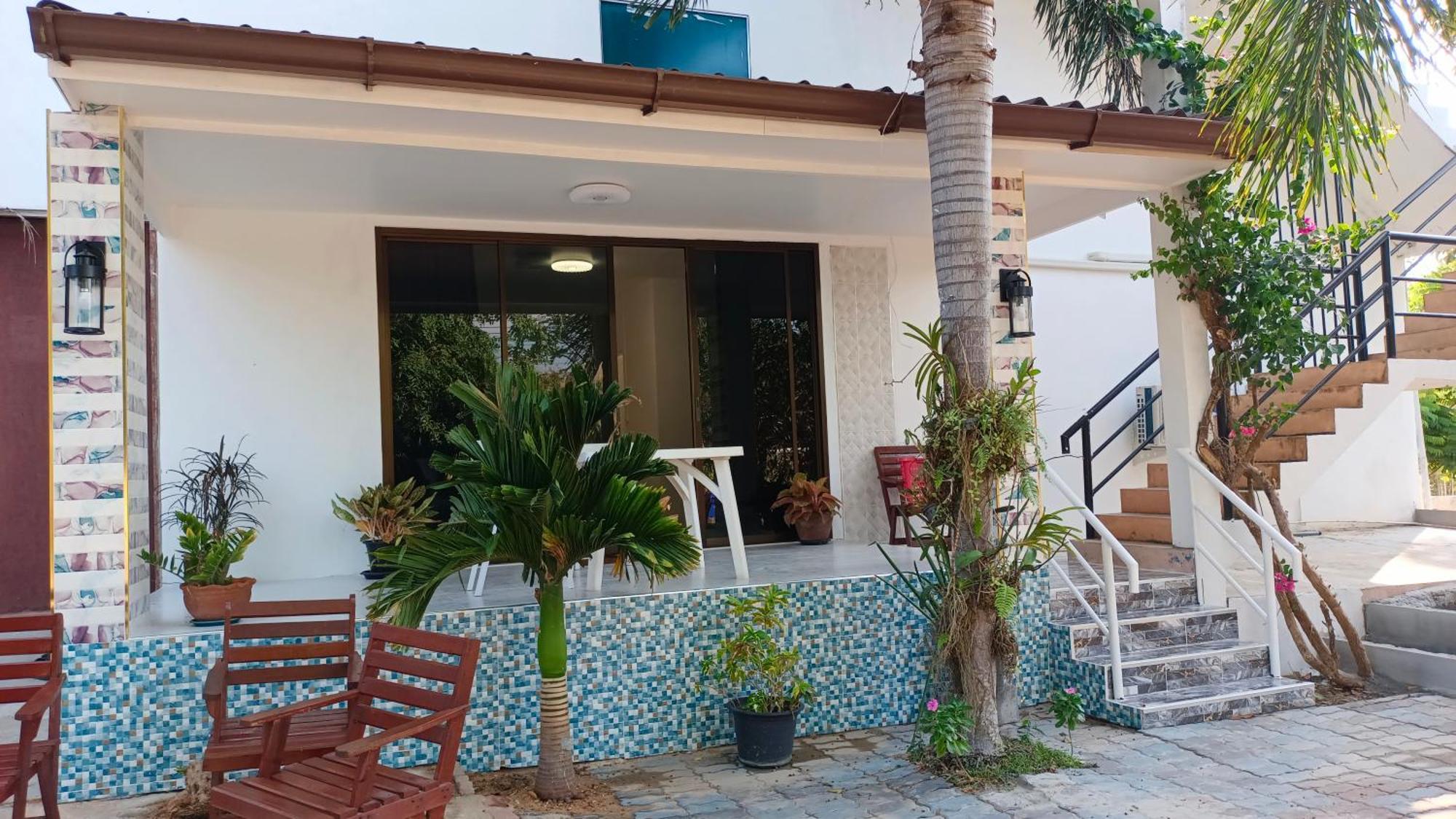 Homestay Batikseafood Airport & *